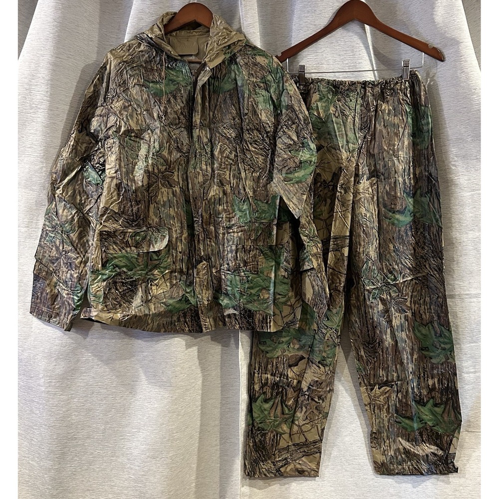 Realtree Camouflage Waterproof Rain Suit Size Large Outdoor Hunting